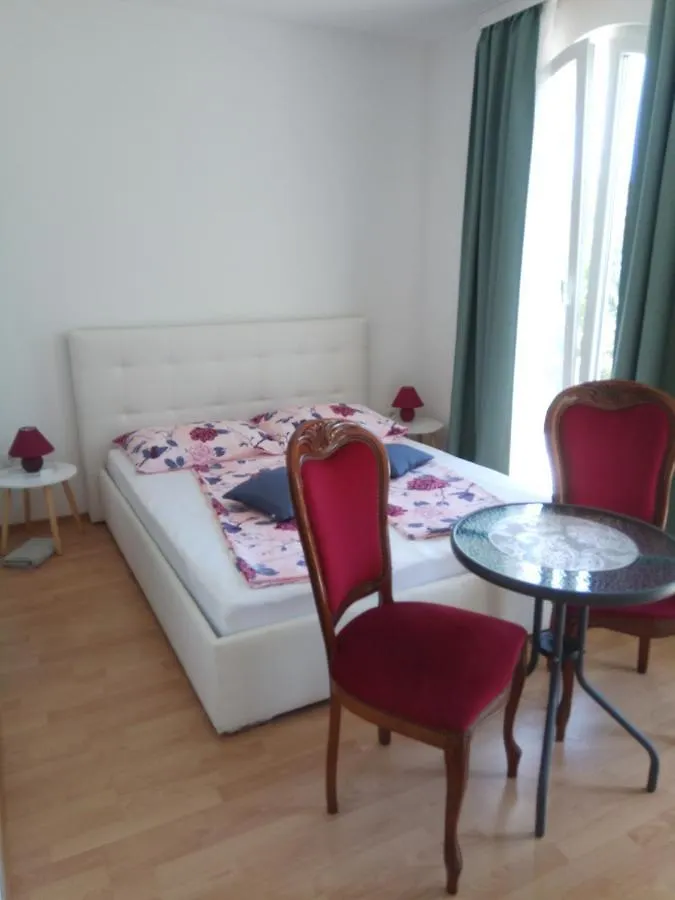 Ana Rooms كرك 4*,